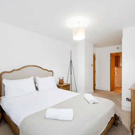 2 Bed 2 Bath Close To Big Ben Apartment